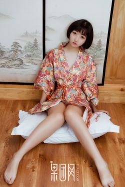 丝袜好紧…我要让麻麻舒服